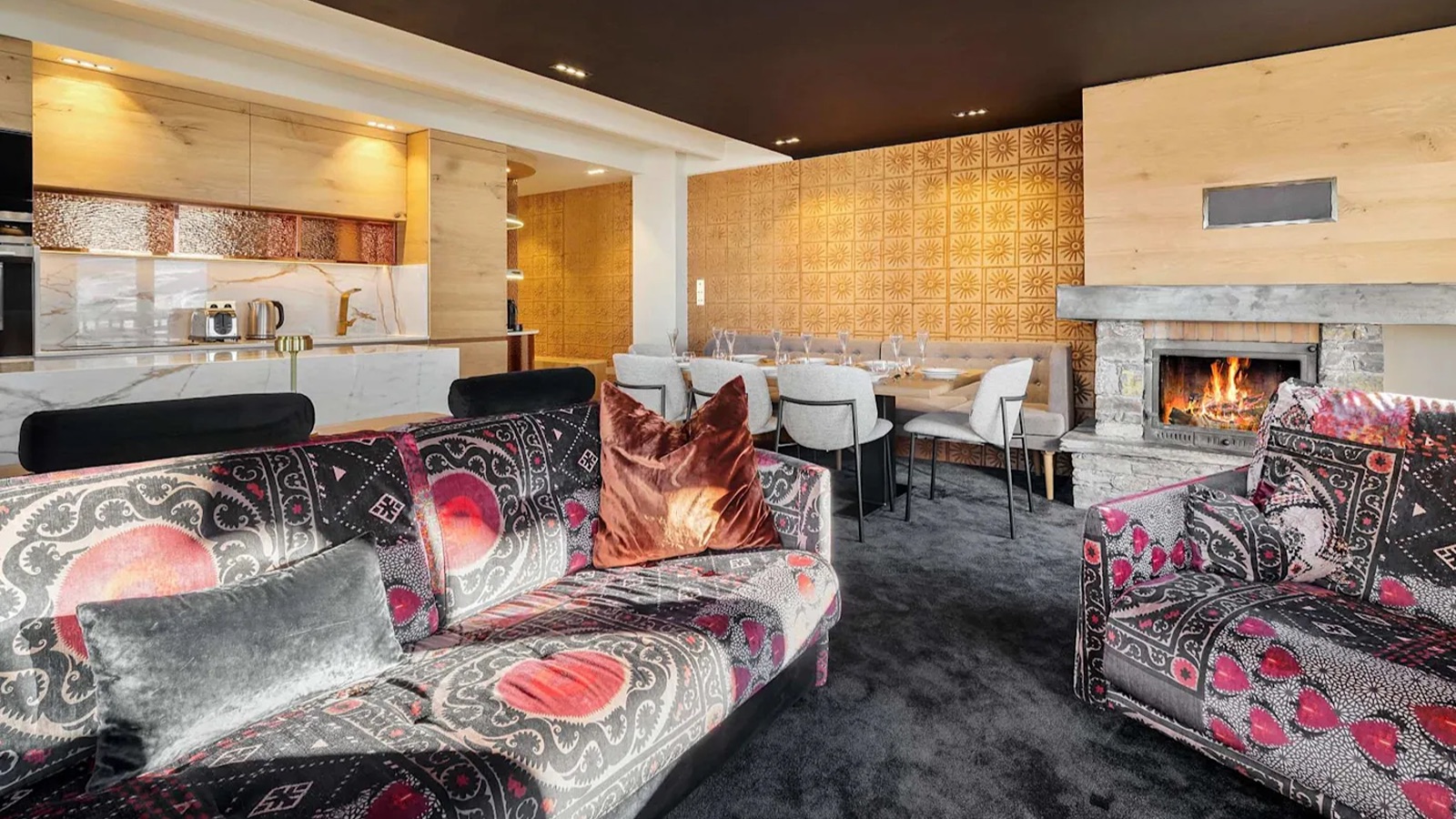Luxury-Ski-Chalet-Val-Thorens-Emeraude-1-Lounge3-Oxford-Ski13.jpeg