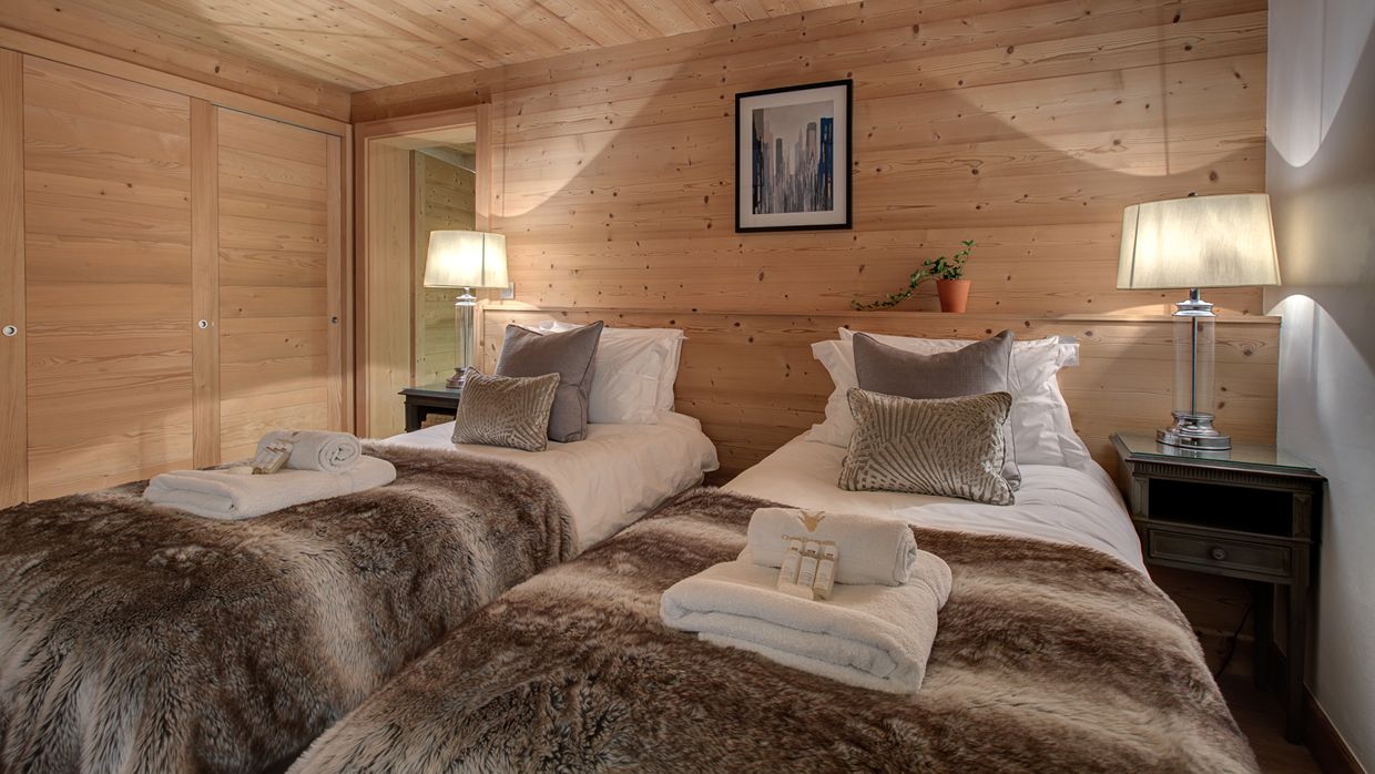 Luxury-Ski-Chalet-Morzine-Bouquetin-OSC- Bedroom (5).jpg
