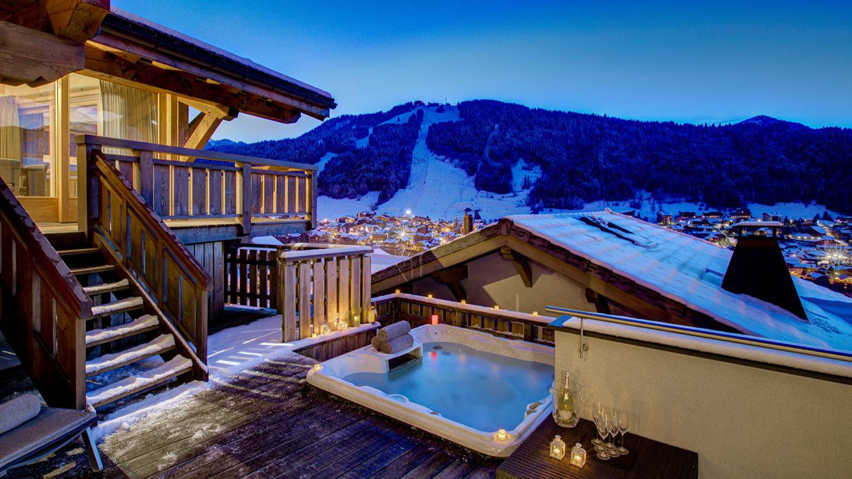 Luxury-Ski-Chalet-Morzine-Bouquetin-OSC- Balcony (3).jpg