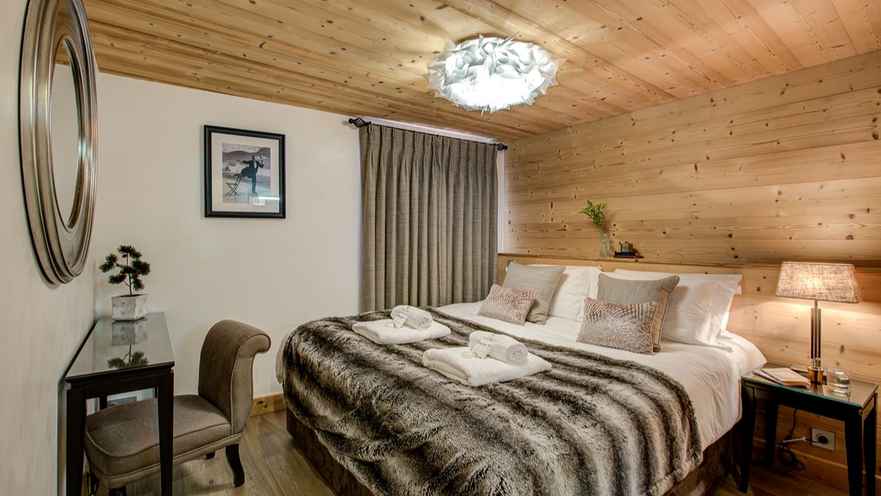 Luxury-Ski-Chalet-Morzine-Bouquetin-OSC- Bedroom (3).jpg