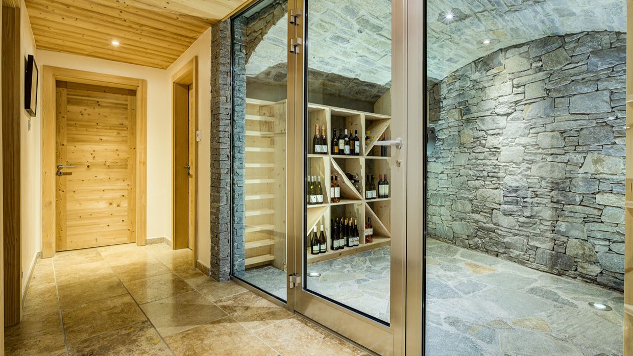 Luxury-Ski-Chalet-Morzine-Bouquetin-OSC- Wine.jpg