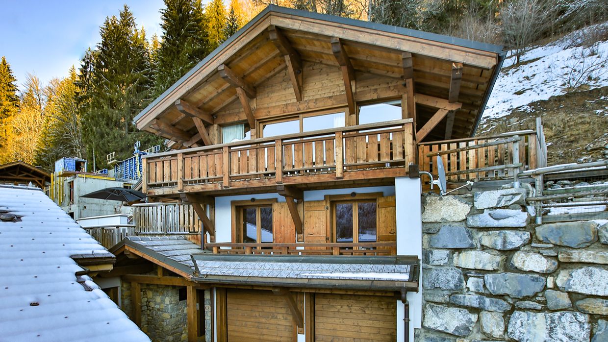 Luxury-Ski-Chalet-Morzine-Bouquetin-OSC- Chalet.jpg