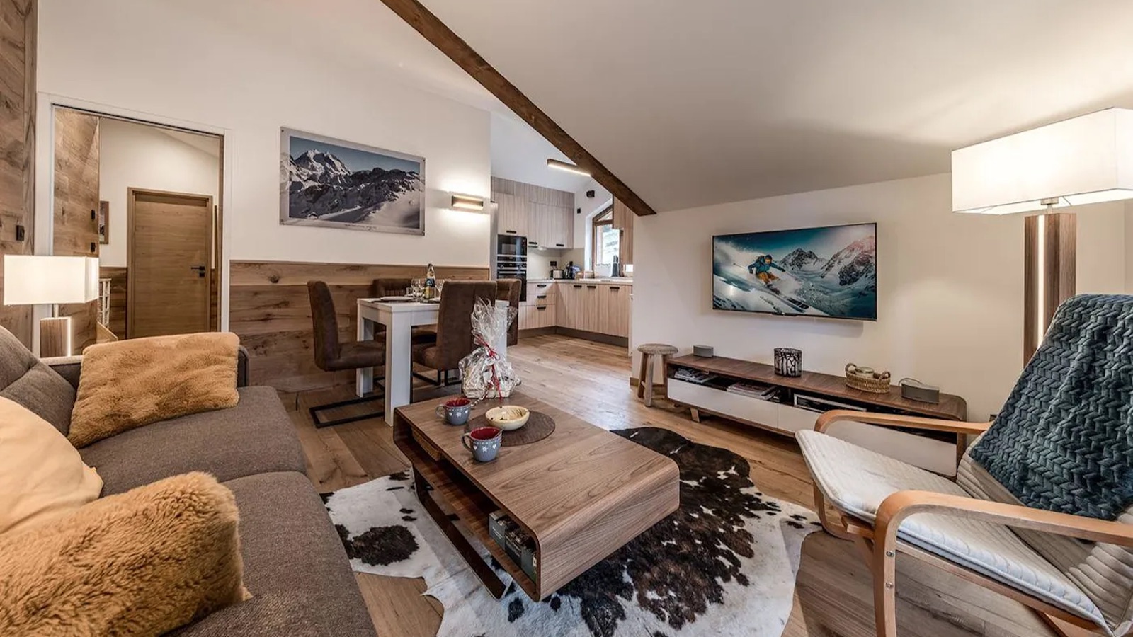 Luxury-Ski-Chalet-Courchevel-1650-Lounge-Oxford-Ski3.jpeg