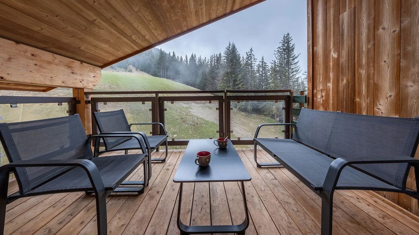 Luxury-Ski-Chalet-Courchevel-1650-Decking-Oxford-Ski4.jpeg