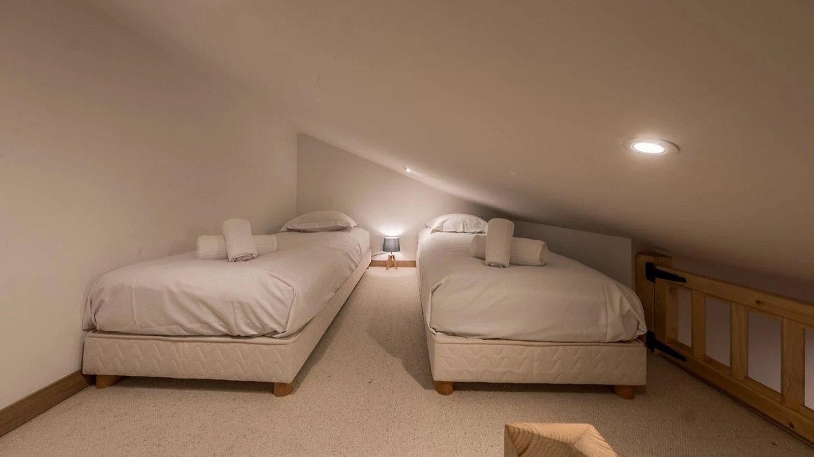 Luxury-Ski-Chalet-Courchevel-1650-Bedroom-Oxford-Ski6.jpeg