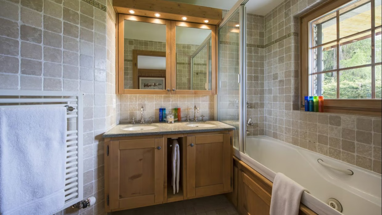 Luxury-Ski-Chalet-Verbier-Ivouette-OSC-Bathroom.jpg