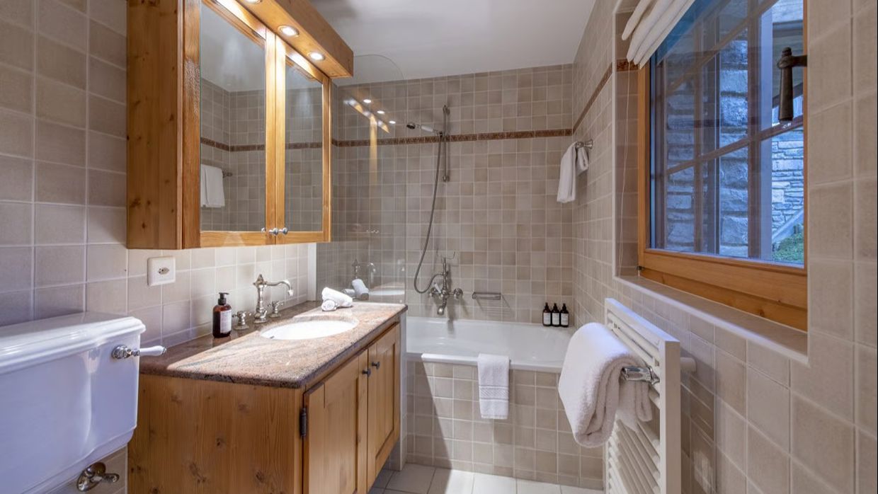 Luxury-Ski-Chalet-Verbier-Ivouette011-OSC-Bathroom.jpg