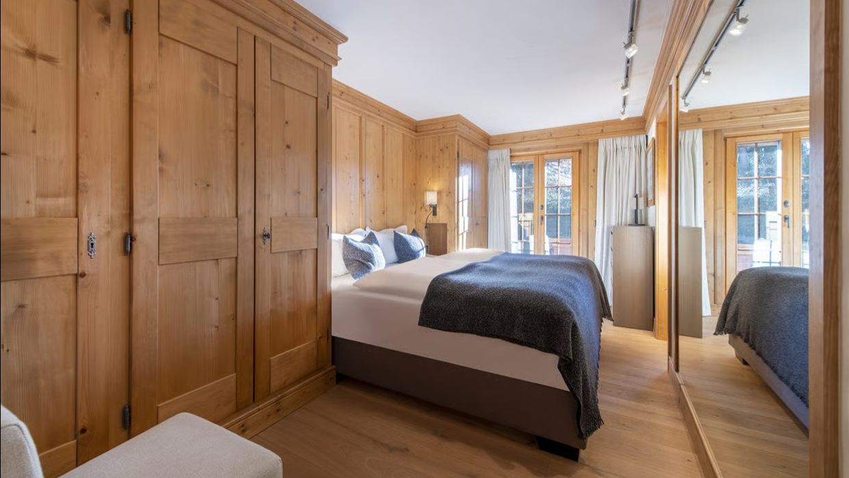 Luxury-Ski-Chalet-Verbier-Ivouette011-OSC-Bedroom.jpg