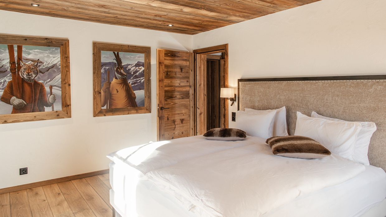 Luxury-Ski-Chalet-Saas-Lycka-OSC-Bedroom1.jpg
