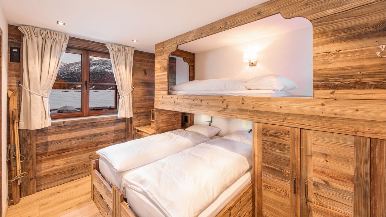 Luxury-Ski-Chalet-Saas-Lycka-OSC-Bunkroom.jpg
