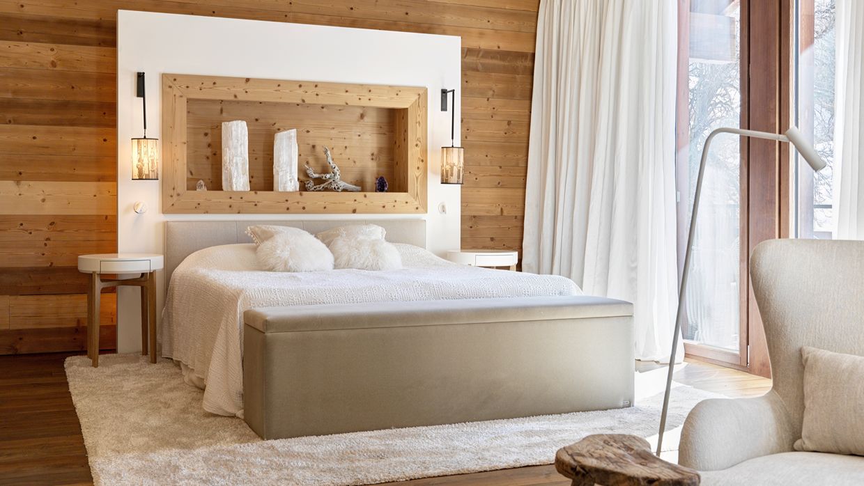 Luxury-Ski-Chaley-PenthouseNabucco-OSC-Bedroom1.JPG