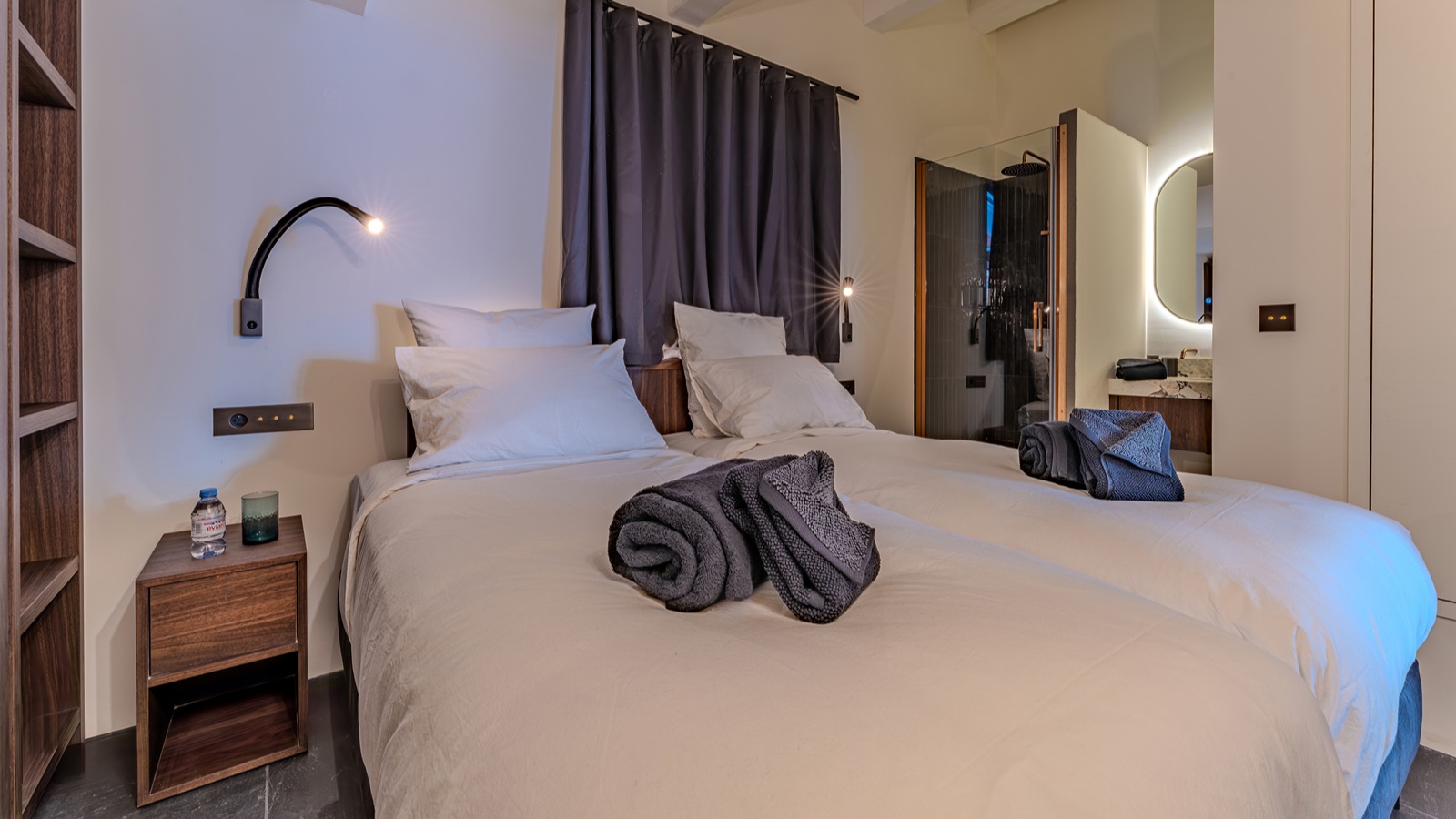 Luxury-Ski-Chalet-Val-Thorens-Oxford-Ski-Bedroom20.jpg