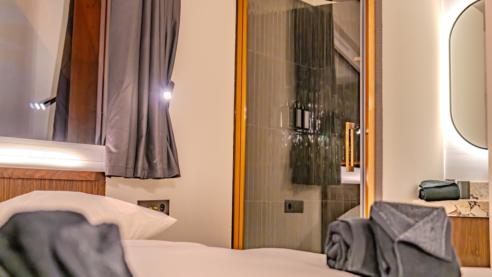 Luxury-Ski-Chalet-Val-Thorens-Oxford-Ski-Bedroom27.jpg
