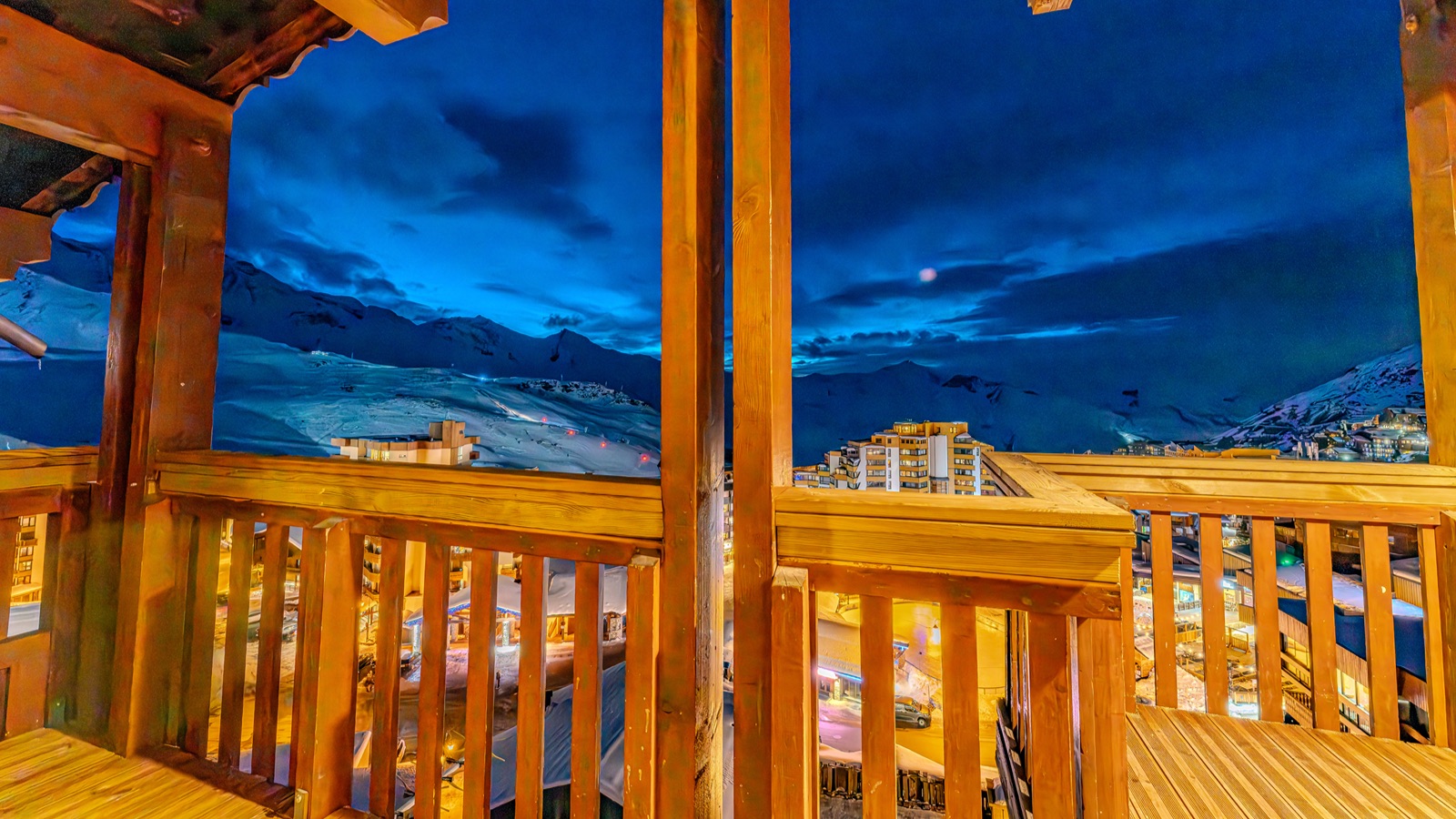 Luxury-Ski-Chalet-Val-Thorens-Oxford-Ski-Terrace.jpg