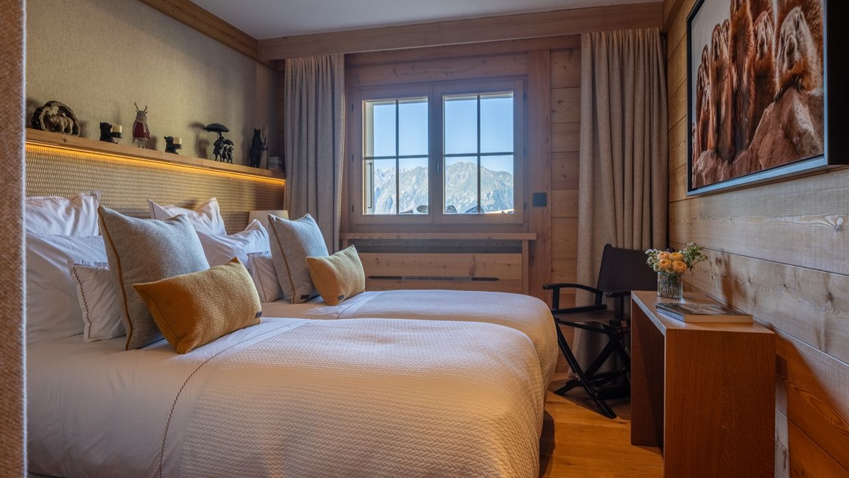 Luxury-Ski-Les Etoilesd'Amon-OSC-Bedroom  (1).jpg