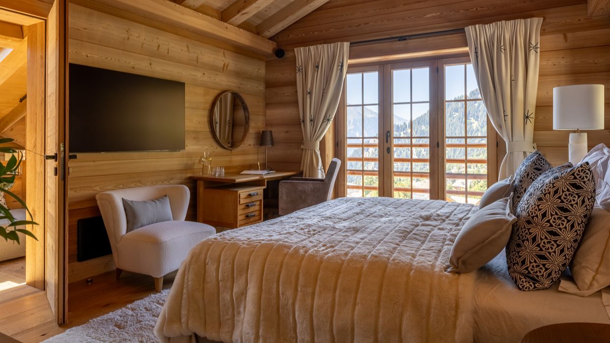 Luxury-Ski-Les Etoilesd'Amon-OSC-Bedroom (2).jpg