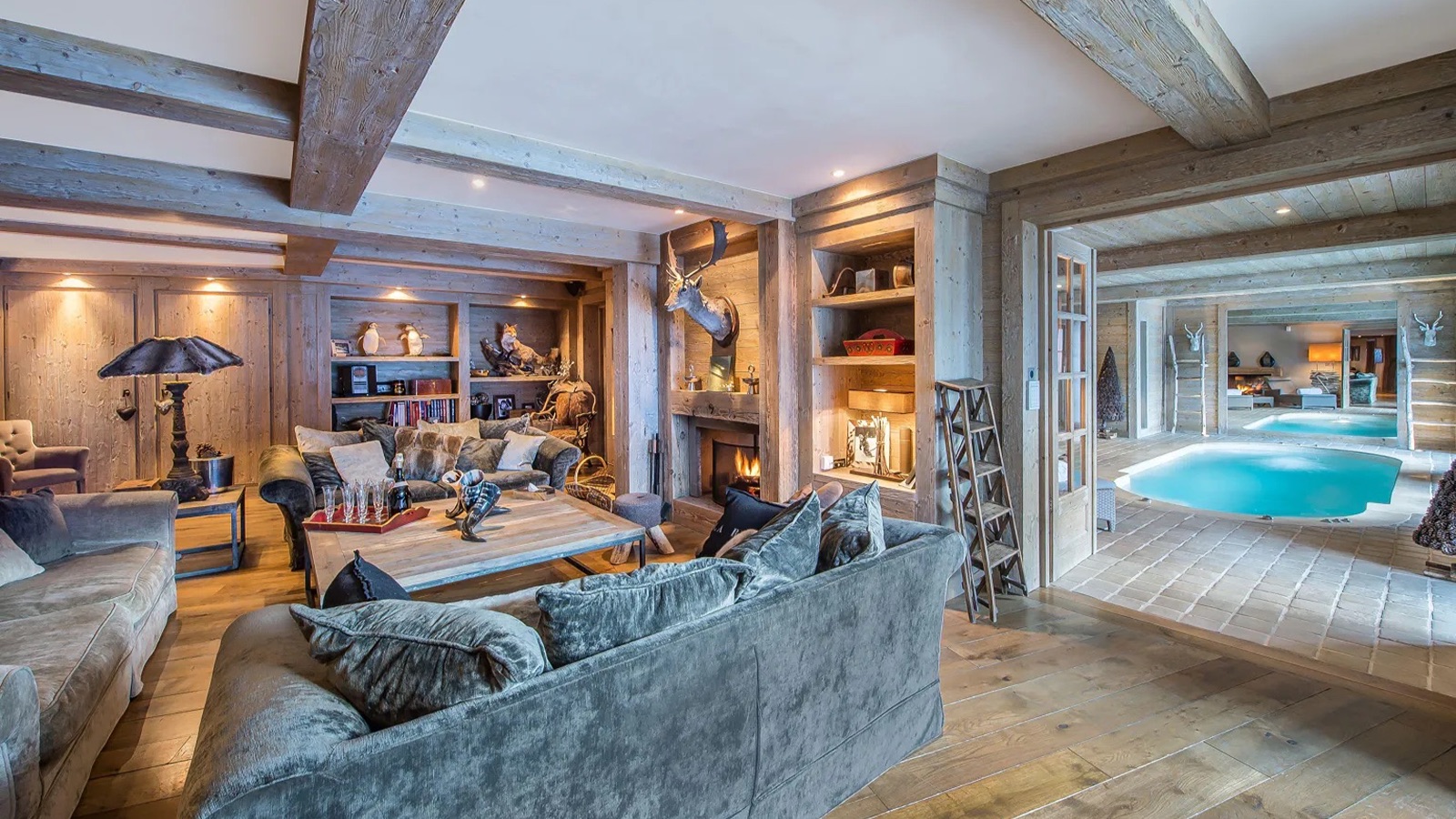 Luxury-Ski-Chalet-Meribel-Chalet-Hadrien-Oxford-Ski-Lounge2.jpg