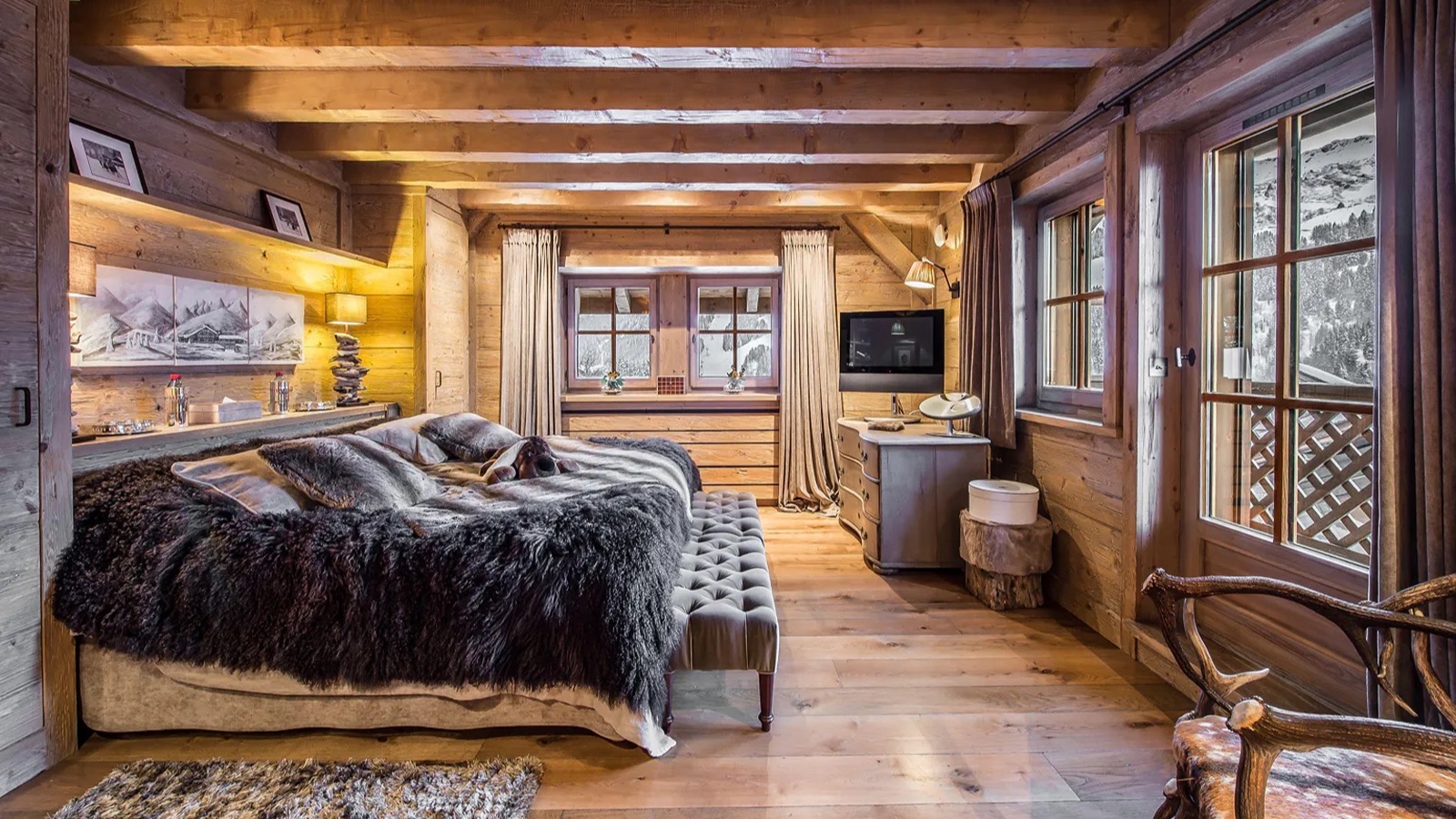 Luxury-Ski-Chalet-Meribel-Chalet-Hadrien-Oxford-Ski-Bedroom8.jpg