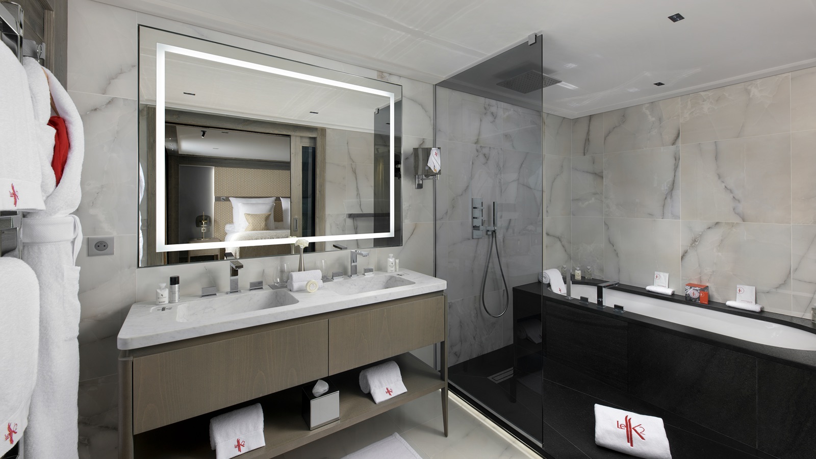 Luxury-Ski-Hotel-Val-D-Isere-Le-K2-Chogori-Oxford-Ski-Bathroom3.jpg