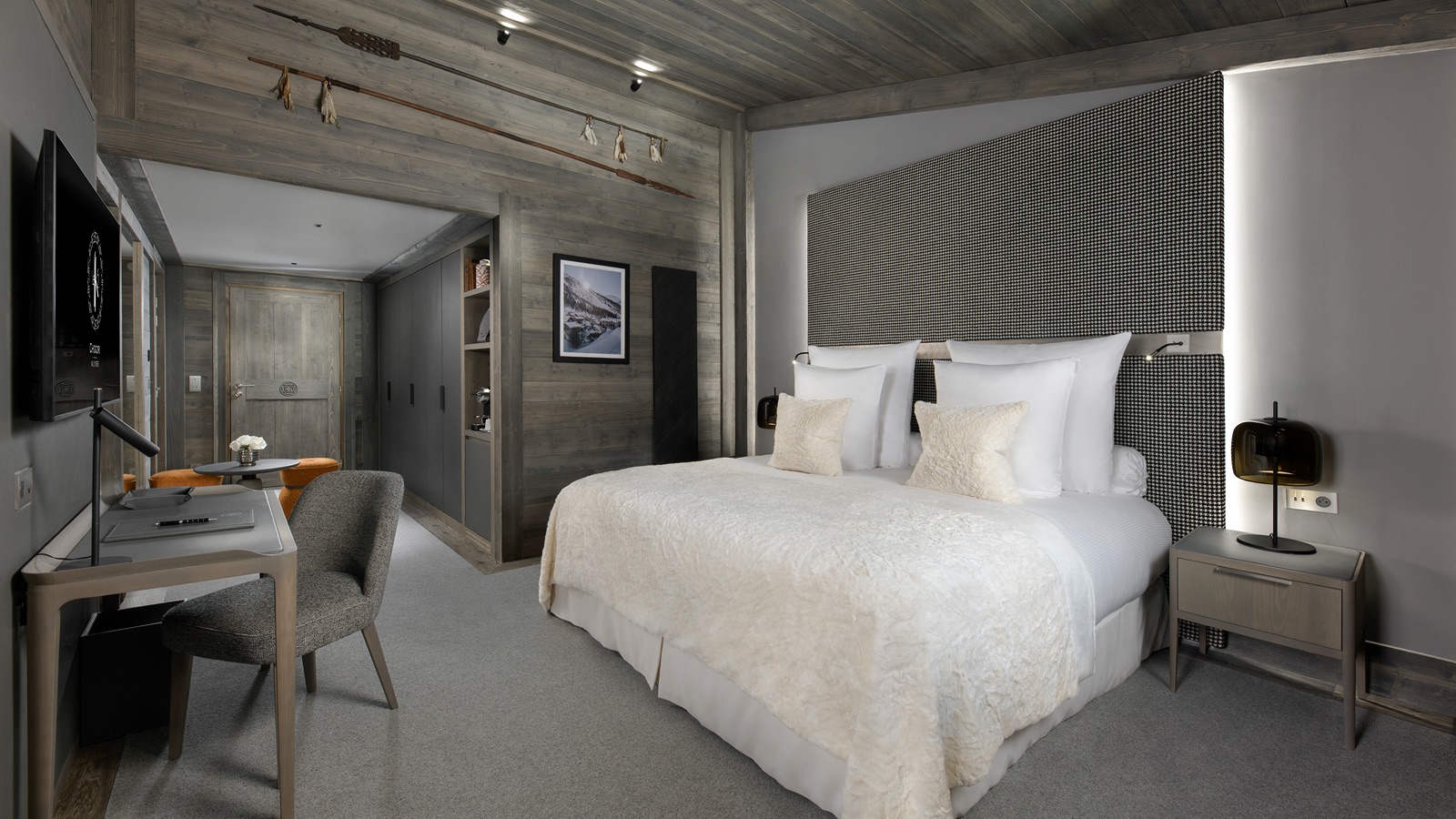 Luxury-Ski-Hotel-Val-D-Isere-Le-K2-Chogori-Oxford-Ski-Bedroom4.jpg