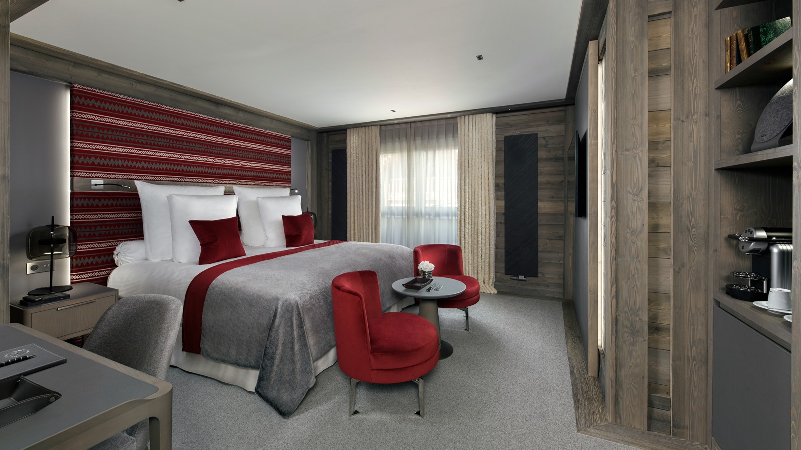 Luxury-Ski-Hotel-Val-D-Isere-Le-K2-Chogori-Oxford-Ski-Bedroom6.jpg