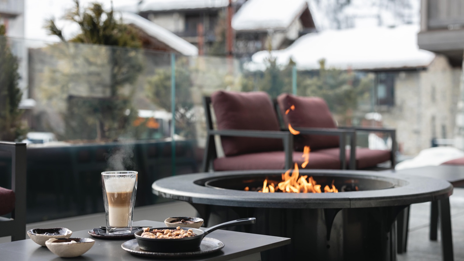 Luxury-Ski-Hotel-Val-D-Isere-Le-K2-Chogori-Oxford-Ski-Firepit.JPG