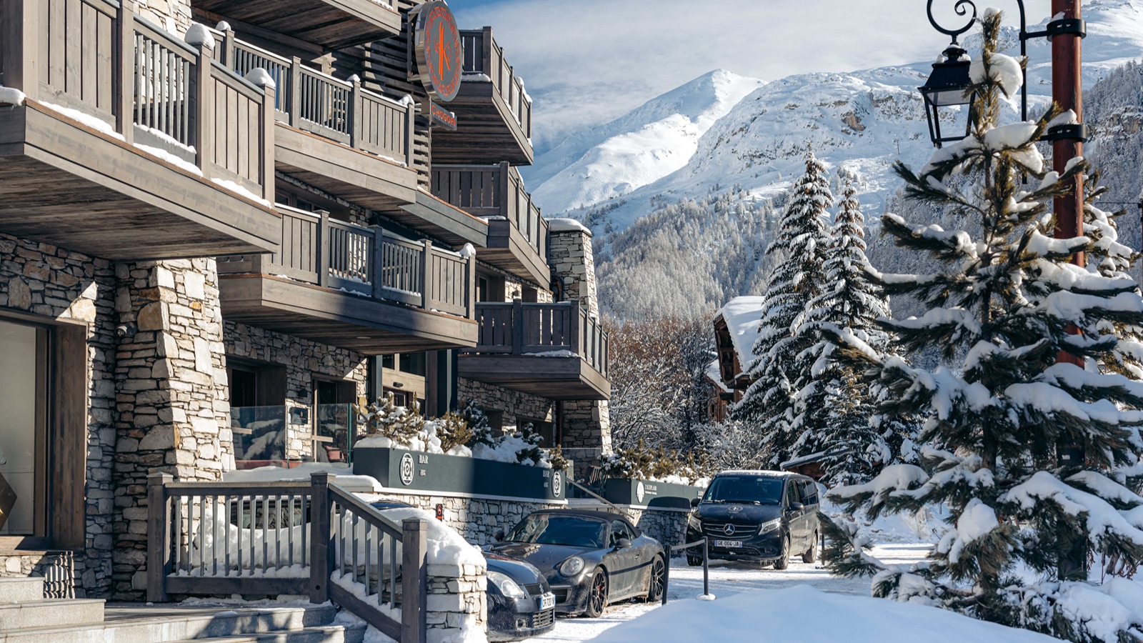 Luxury-Ski-Hotel-Val-D-Isere-Le-K2-Chogori-Oxford-Ski-Exterior.jpg