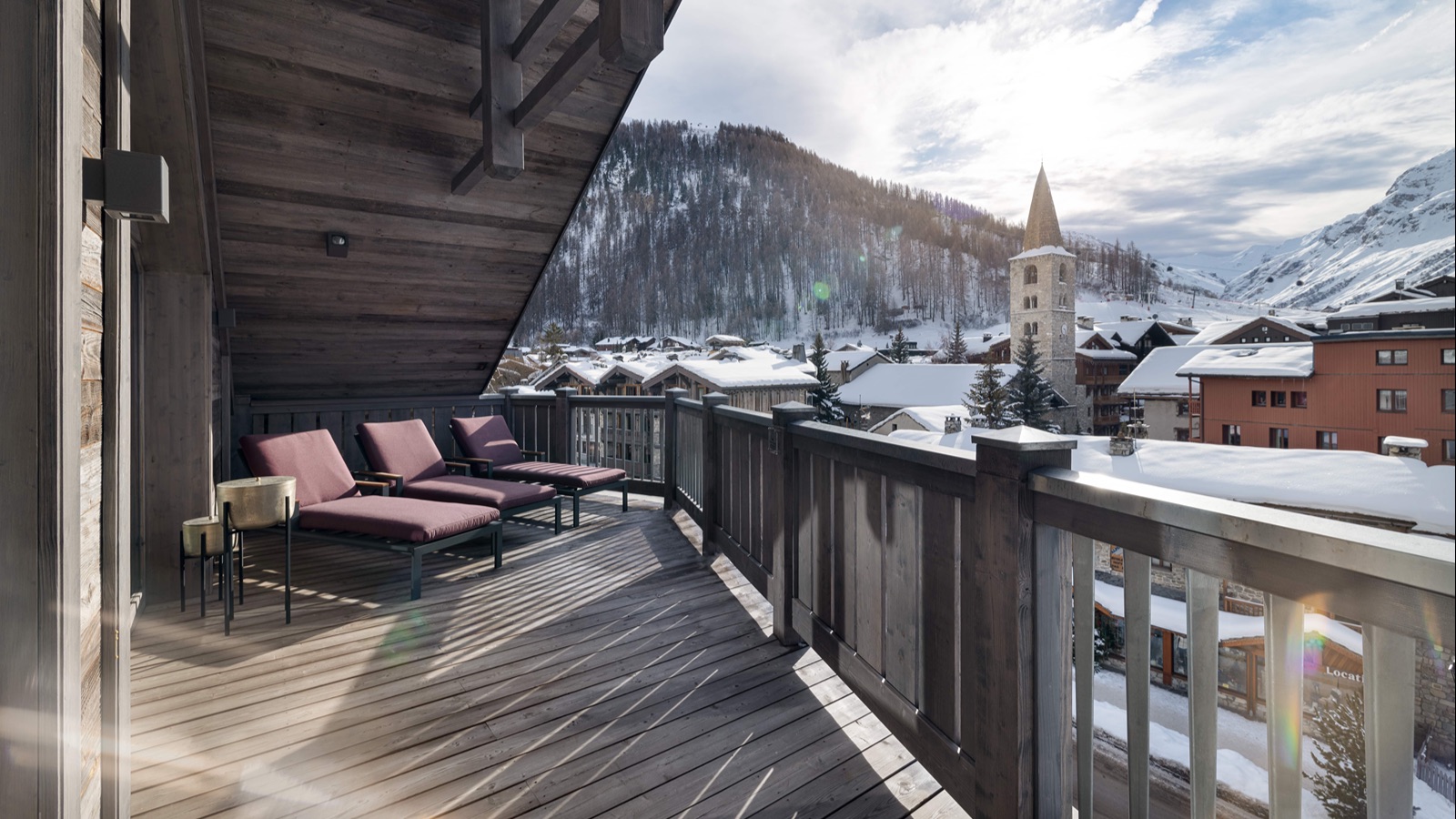 Luxury-Ski-Hotel-Val-D-Isere-Le-K2-Chogori-Oxford-Ski-Balcony.JPG