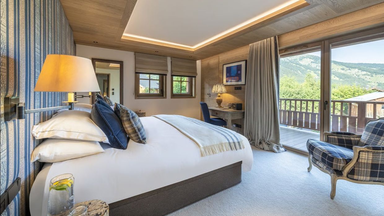 Luxury-Ski-Chalet-Meribel-La-Loze-OSC-Bedroom5.jpg