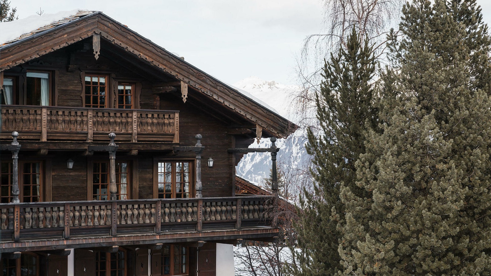 Luxury-Ski-Hotel-Courchevel-1850-Chalet-Pashmina-Oxford-Ski-Exterior.jpg