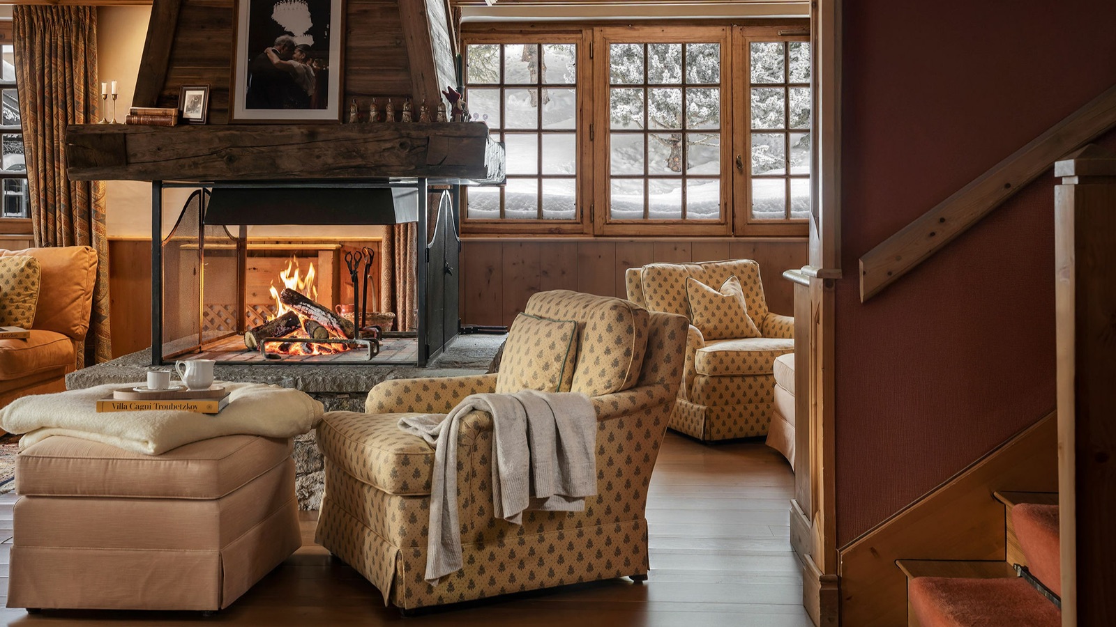 Luxury-Ski-Hotel-Courchevel-1850-Chalet-Pashmina-Oxford-Ski-Lounge.jpg