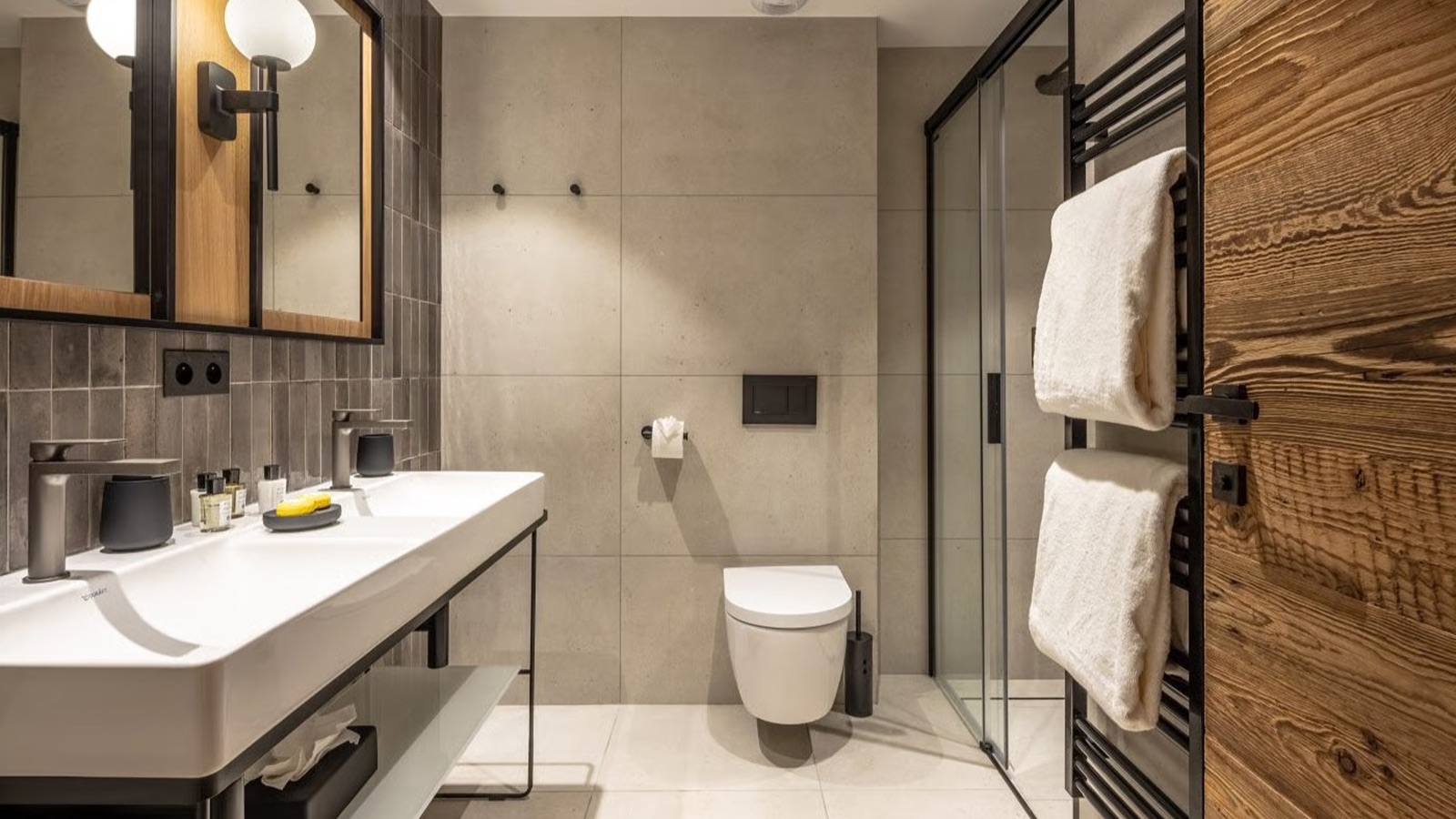 Luxury-Ski-Chalet-Meribel-Apartment-Serene-Oxford-Ski-Bathroom5.jpg