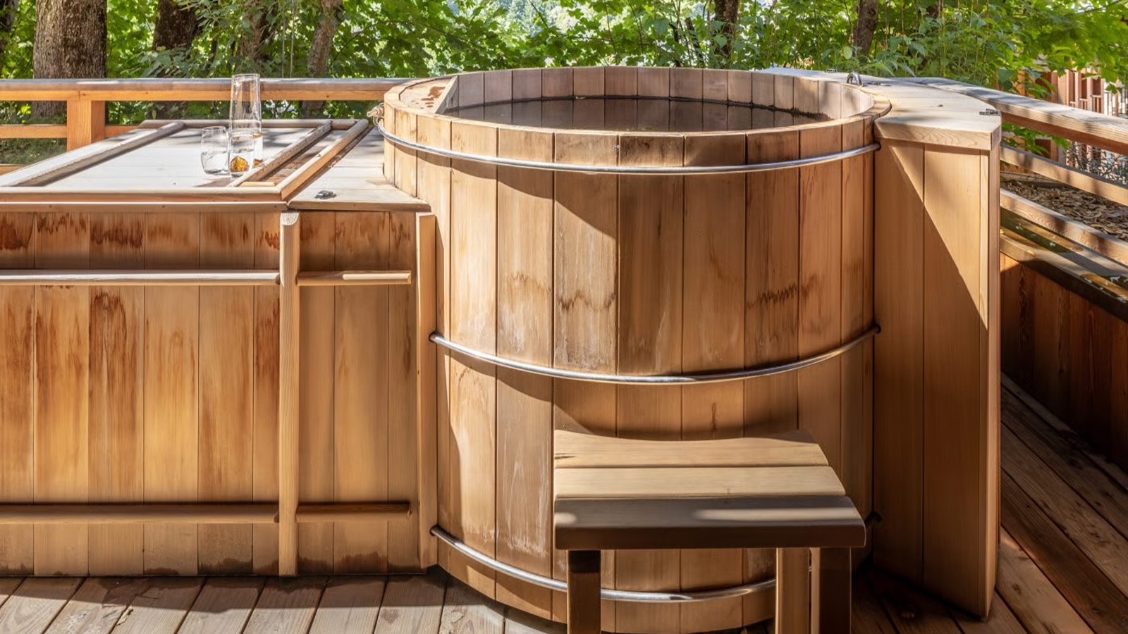 Luxury-Ski-Chalet-Meribel-Apartment-Serene-Oxford-Ski-Hot-Tub.jpg