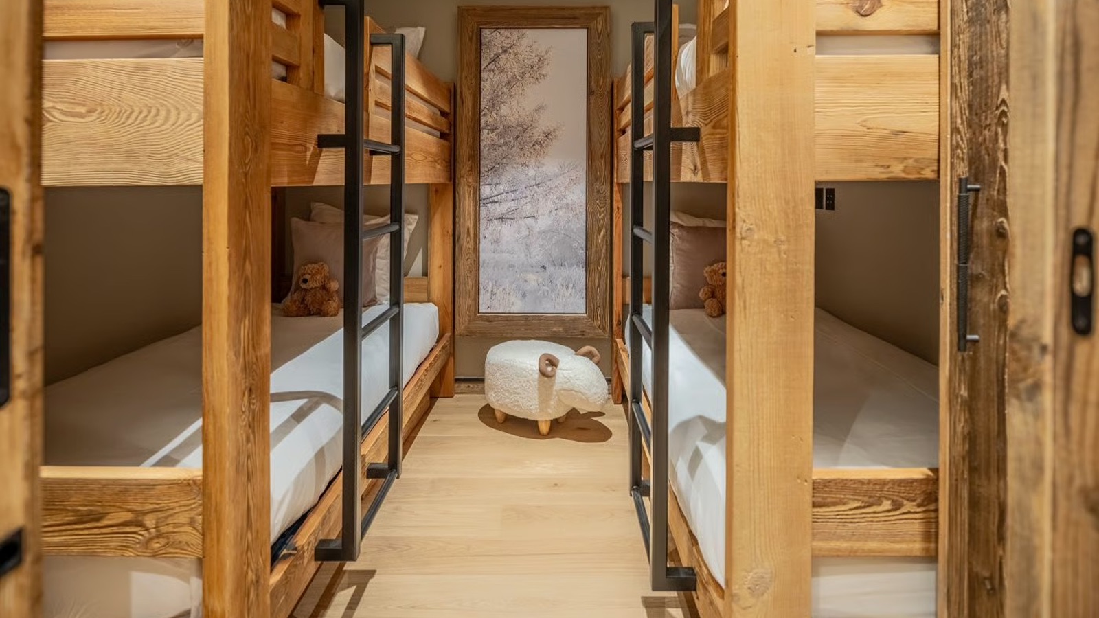 Luxury-Ski-Chalet-Meribel-Apartment-Serene-Oxford-Ski-Bedroom20.jpg