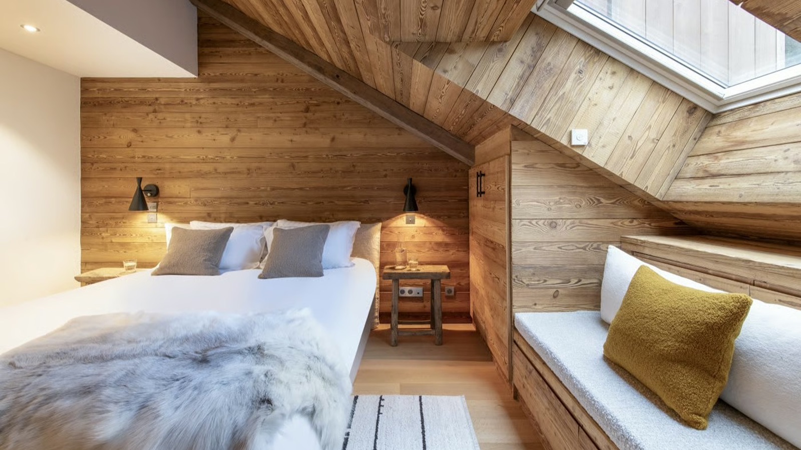 Luxury-Ski-Chalet-Meribel-Apartment-Nanuq-Oxford-Ski-Bedroom3.jpg
