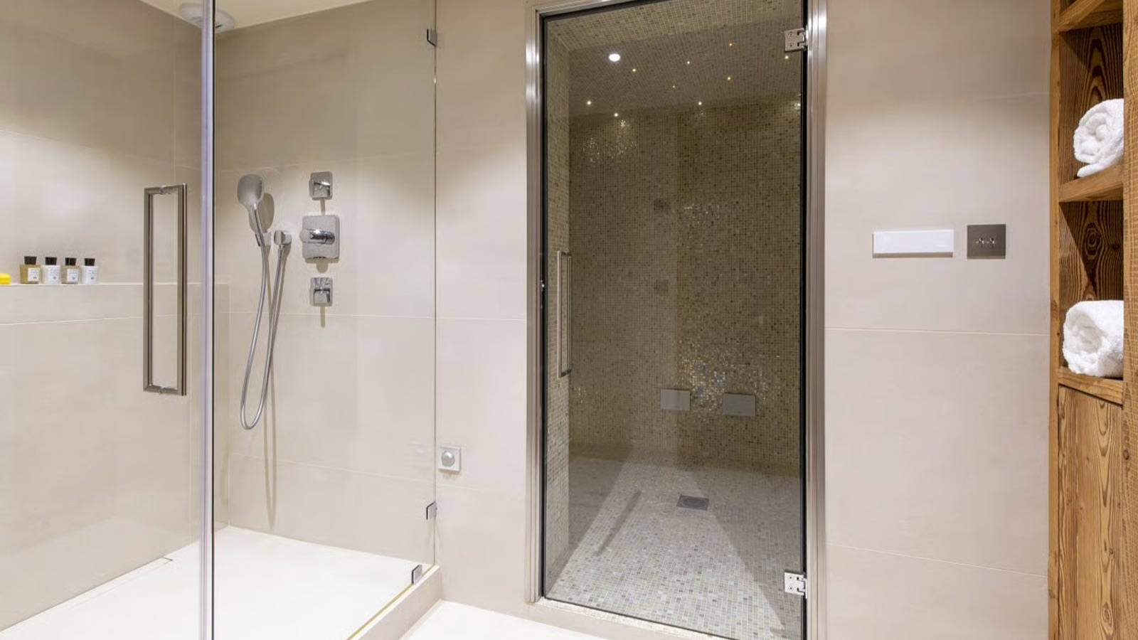 Luxury-Ski-Chalet-Meribel-Apartment-Nanuq-Oxford-Ski-Bathroom.jpg