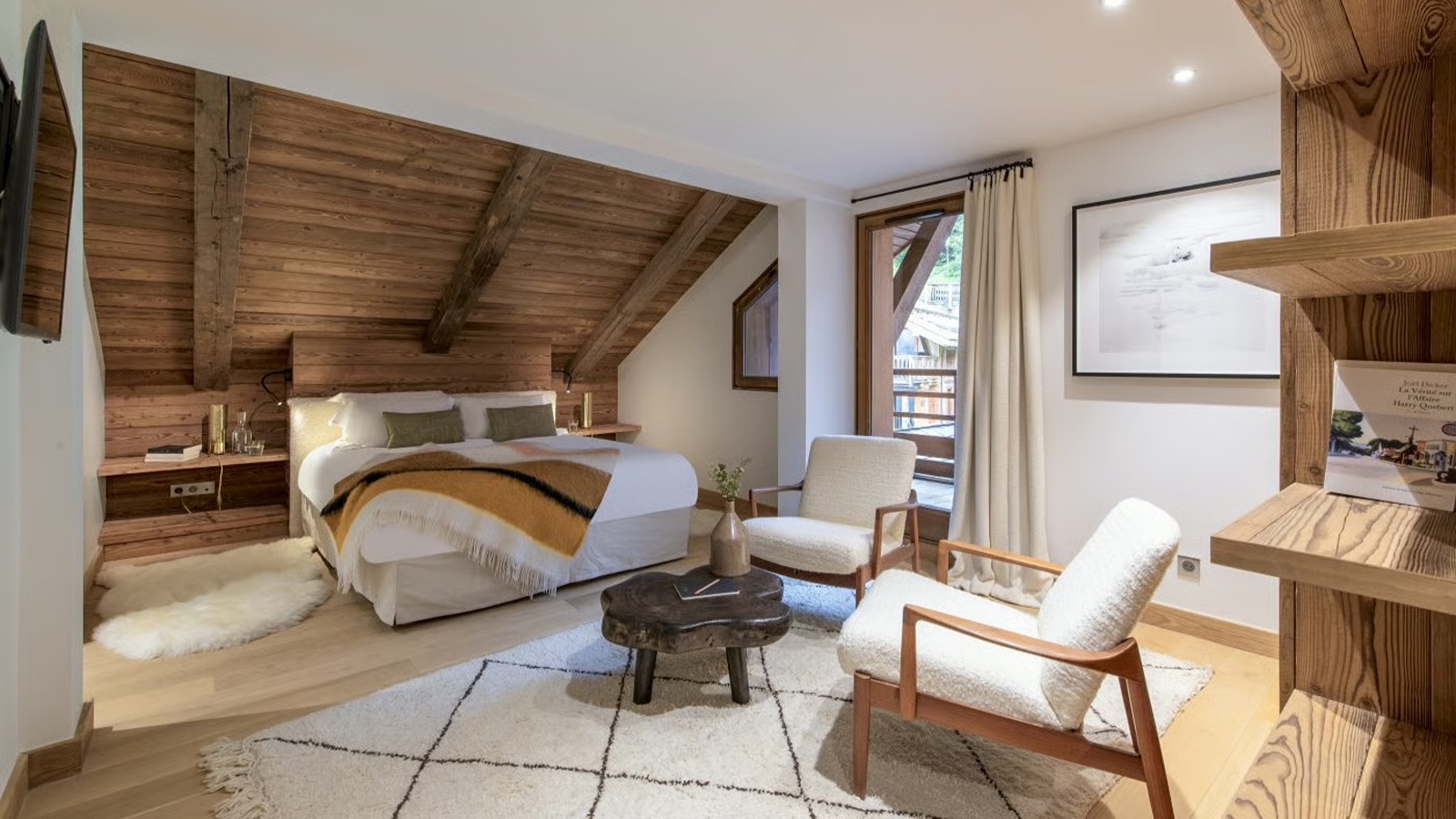 Luxury-Ski-Chalet-Meribel-Apartment-Nanuq-Oxford-Ski-Bedroom9.jpg