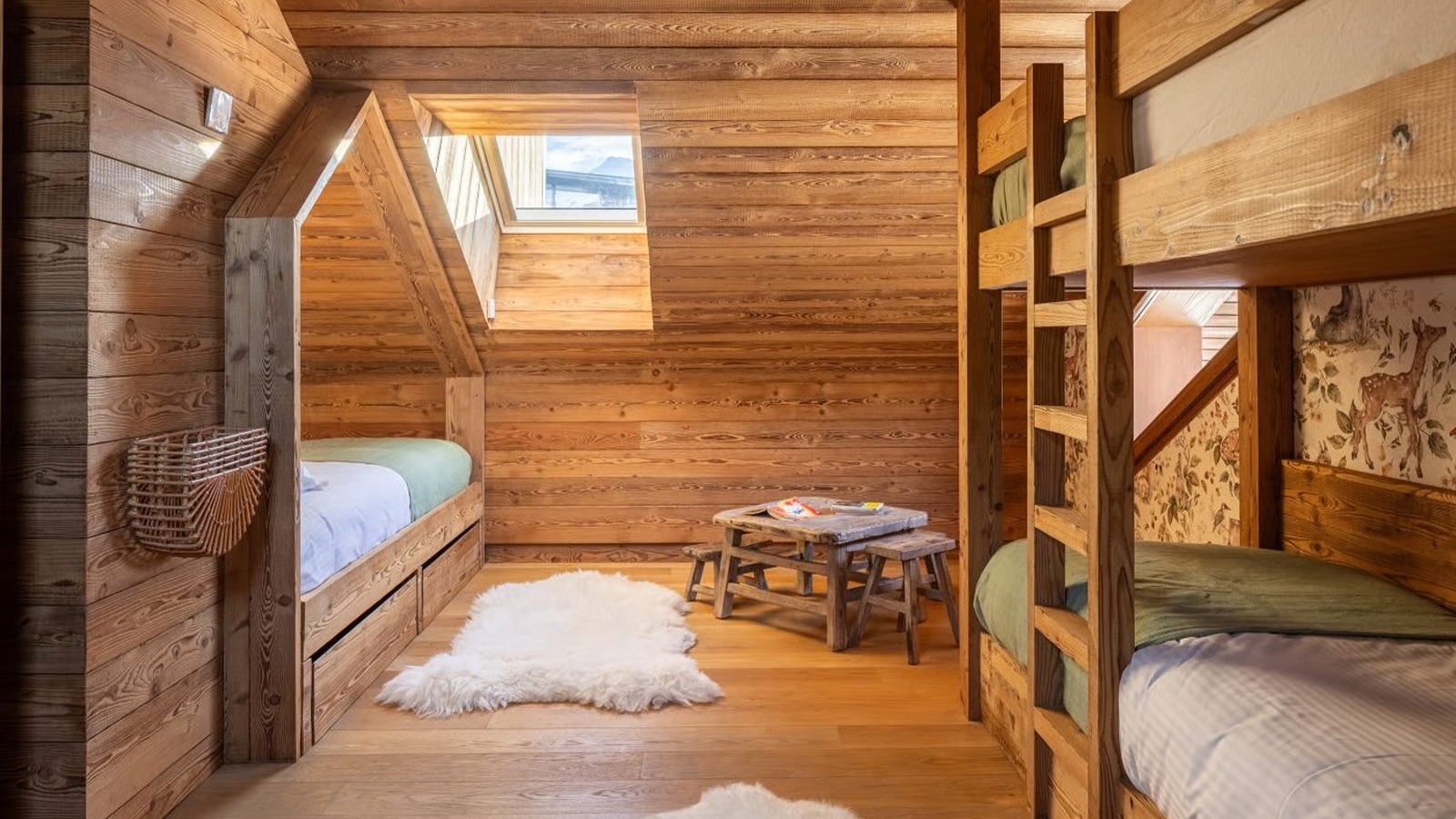 Luxury-Ski-Chalet-Meribel-Apartment-Nanuq-Oxford-Ski-Bunk-Bedroom12.jpg
