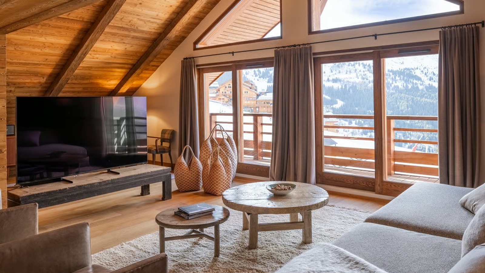 Luxury-Ski-Chalet-Meribel-Apartment-Nanuq-Oxford-Ski-Lounge23.jpg