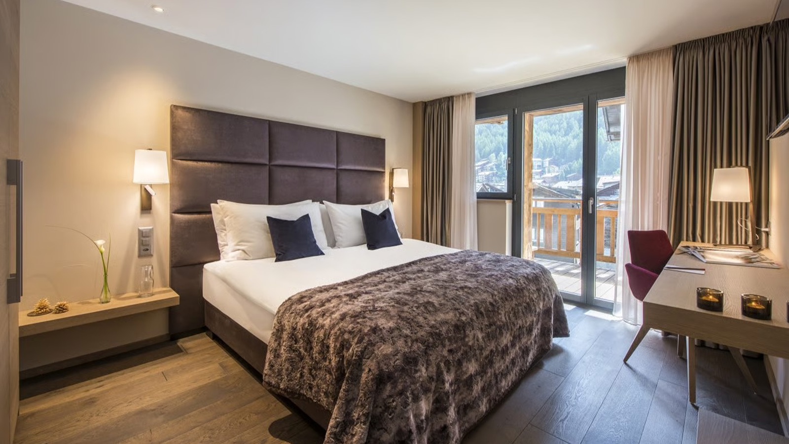 Luxury-Ski-Chalet-Zermatt-Christiana-Residence-Oxford-Ski-Bedroom4.jpg