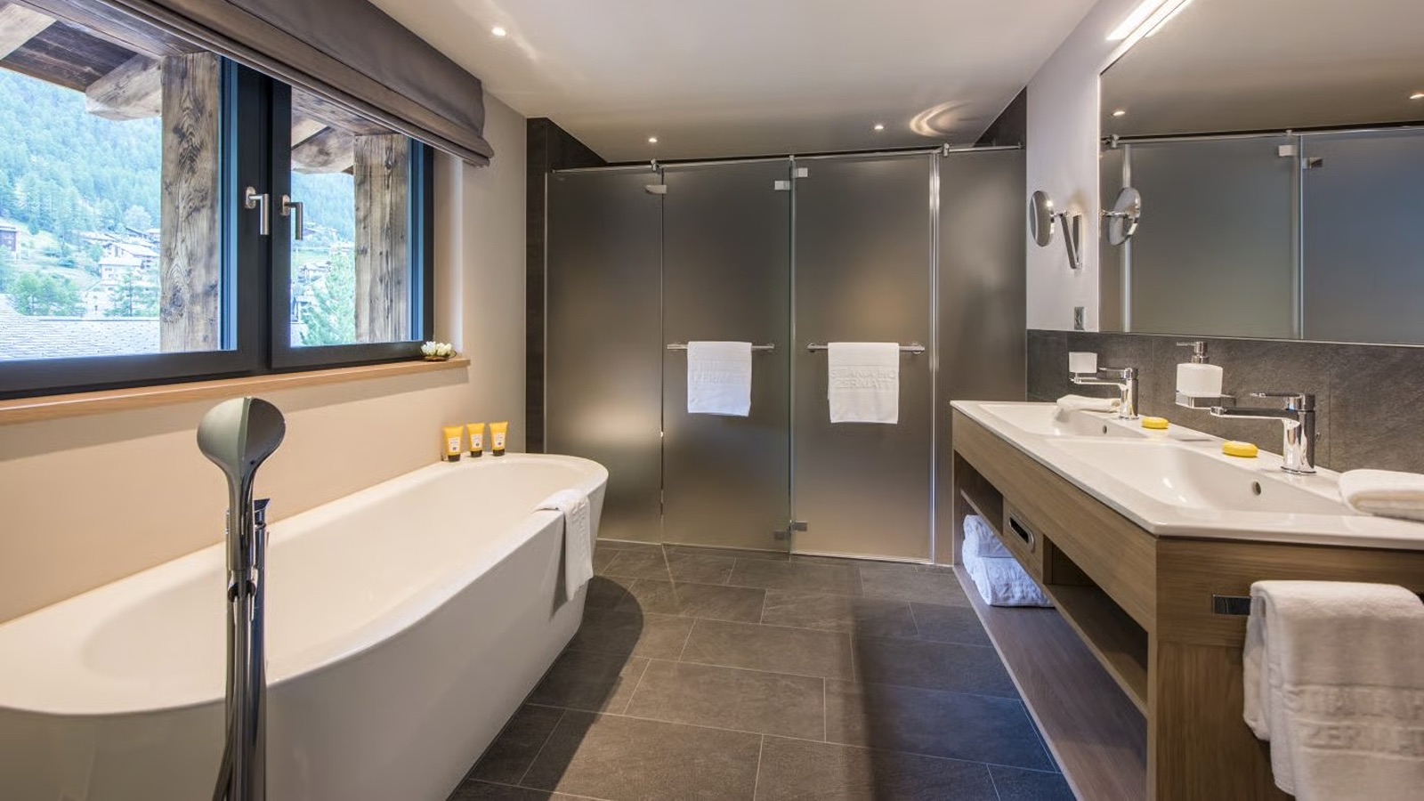 Luxury-Ski-Chalet-Zermatt-Christiana-Residence-Oxford-Ski-Bathroom6.jpg