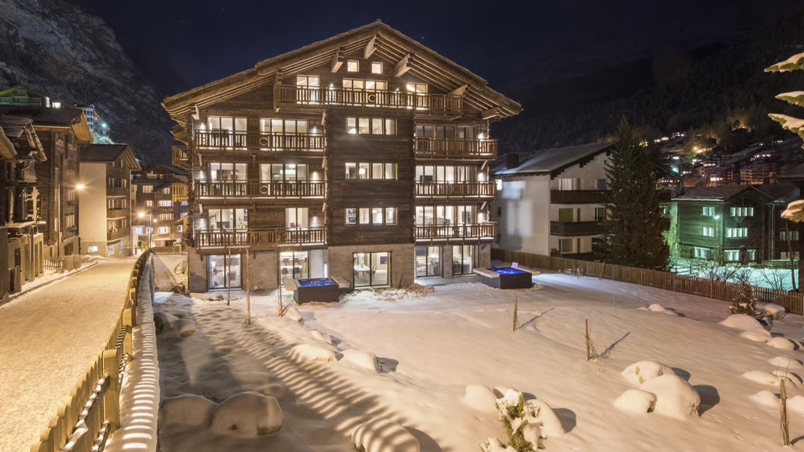 Luxury-Ski-Chalet-Zermatt-Christiana-Residence-Oxford-Ski-Exterior7.jpg