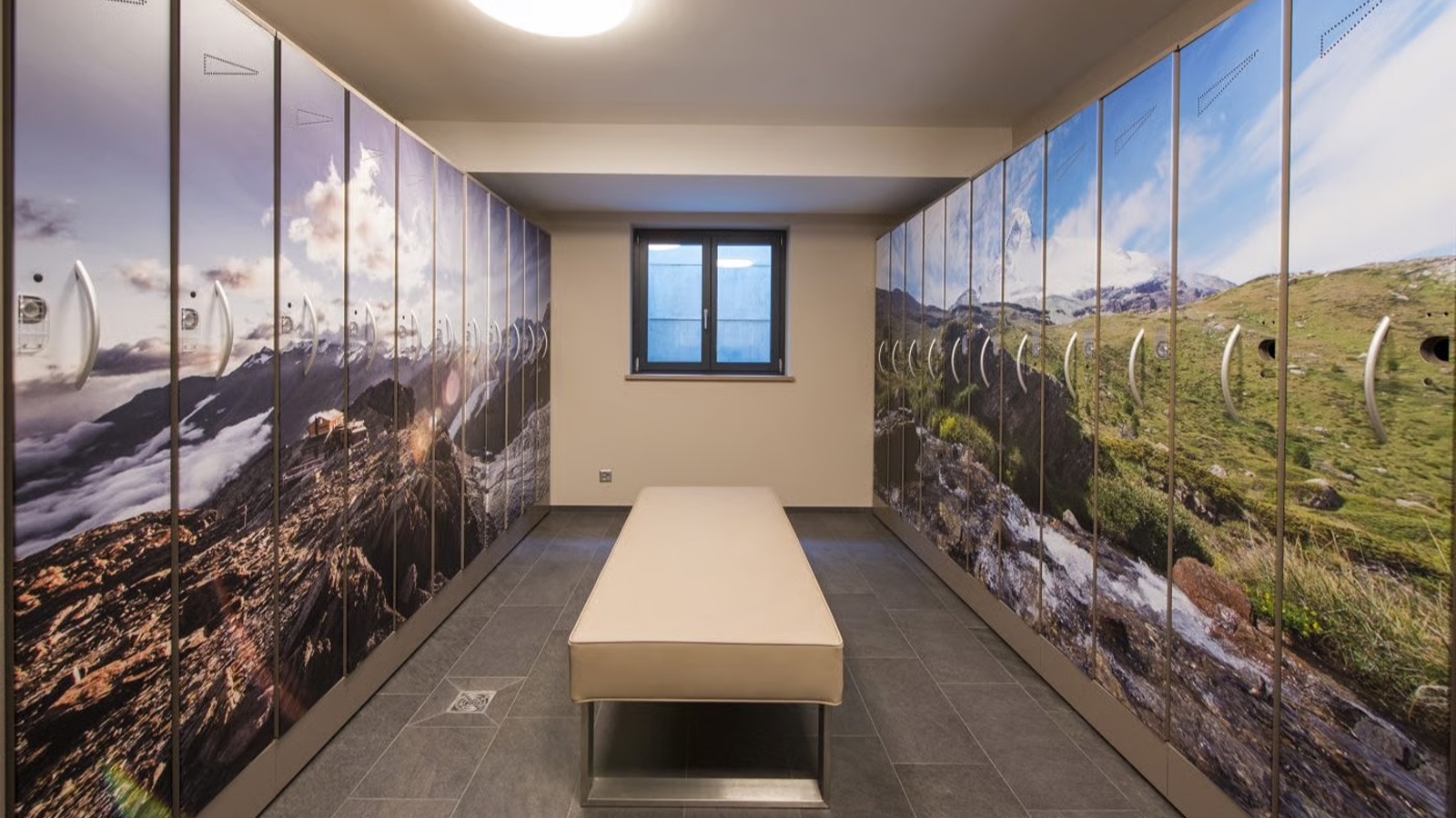 Luxury-Ski-Chalet-Zermatt-Christiana-Residence-Oxford-Ski-Ski-Room.jpg