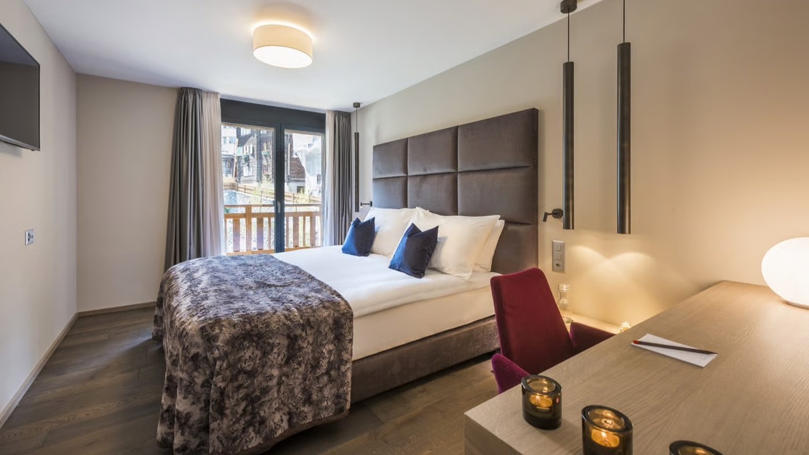 Luxury-Ski-Chalet-Zermatt-Christiana-Residence-Oxford-Ski-Bedroom19.jpg