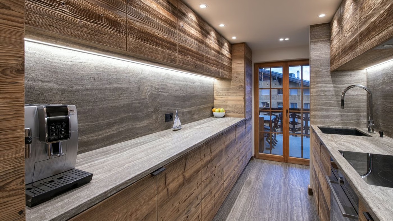 Luxury-Ski-Chalet-Verbier-Apartment-Lussy-Oxford-Ski-Kitchen.jpg