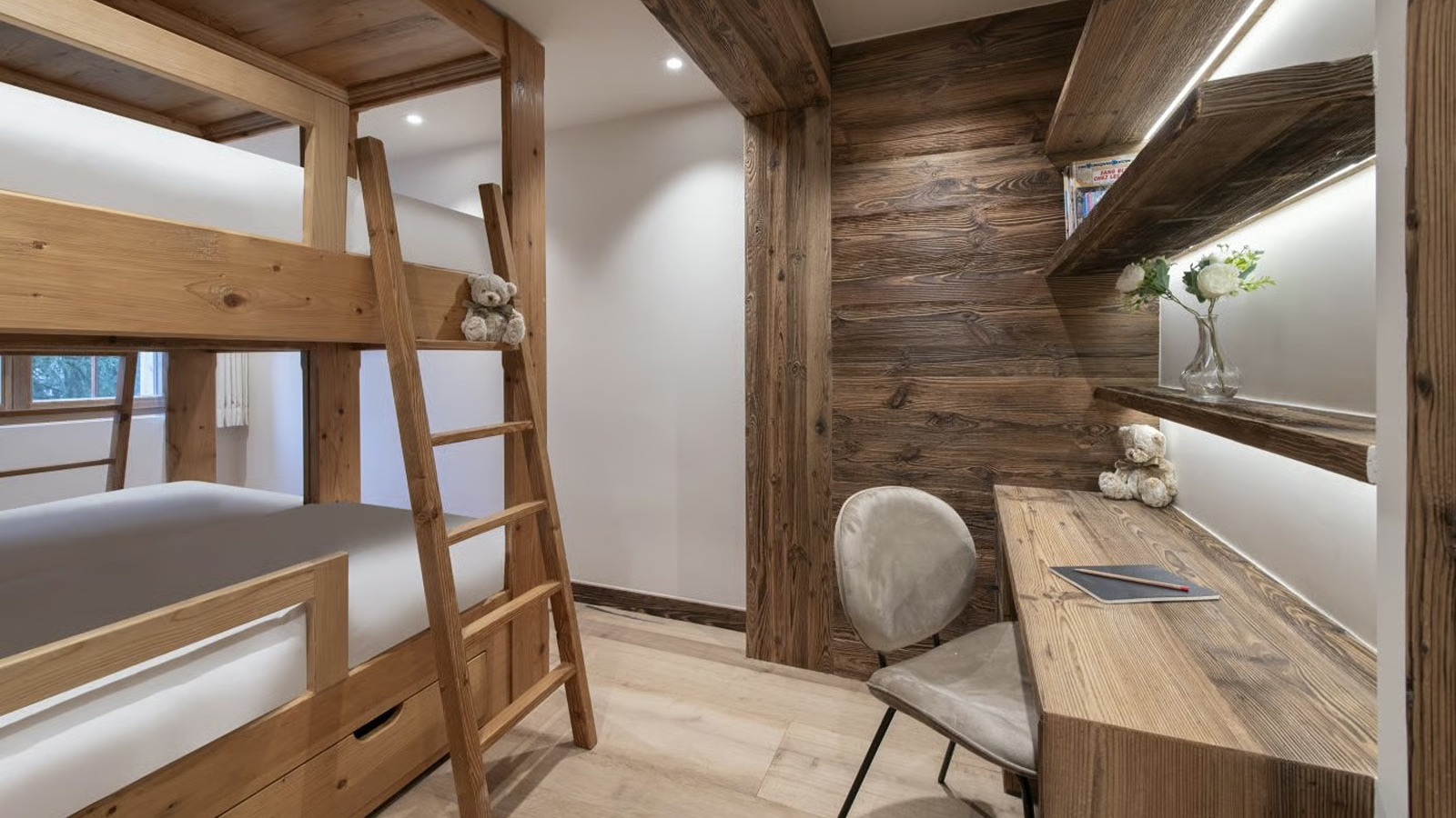 Luxury-Ski-Chalet-Verbier-Apartment-Lussy-Oxford-Ski-Bunk-Bedroom8.jpg