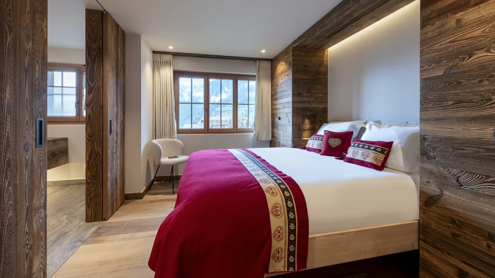 Luxury-Ski-Chalet-Verbier-Apartment-Lussy-Oxford-Ski-Bedroom14.jpg