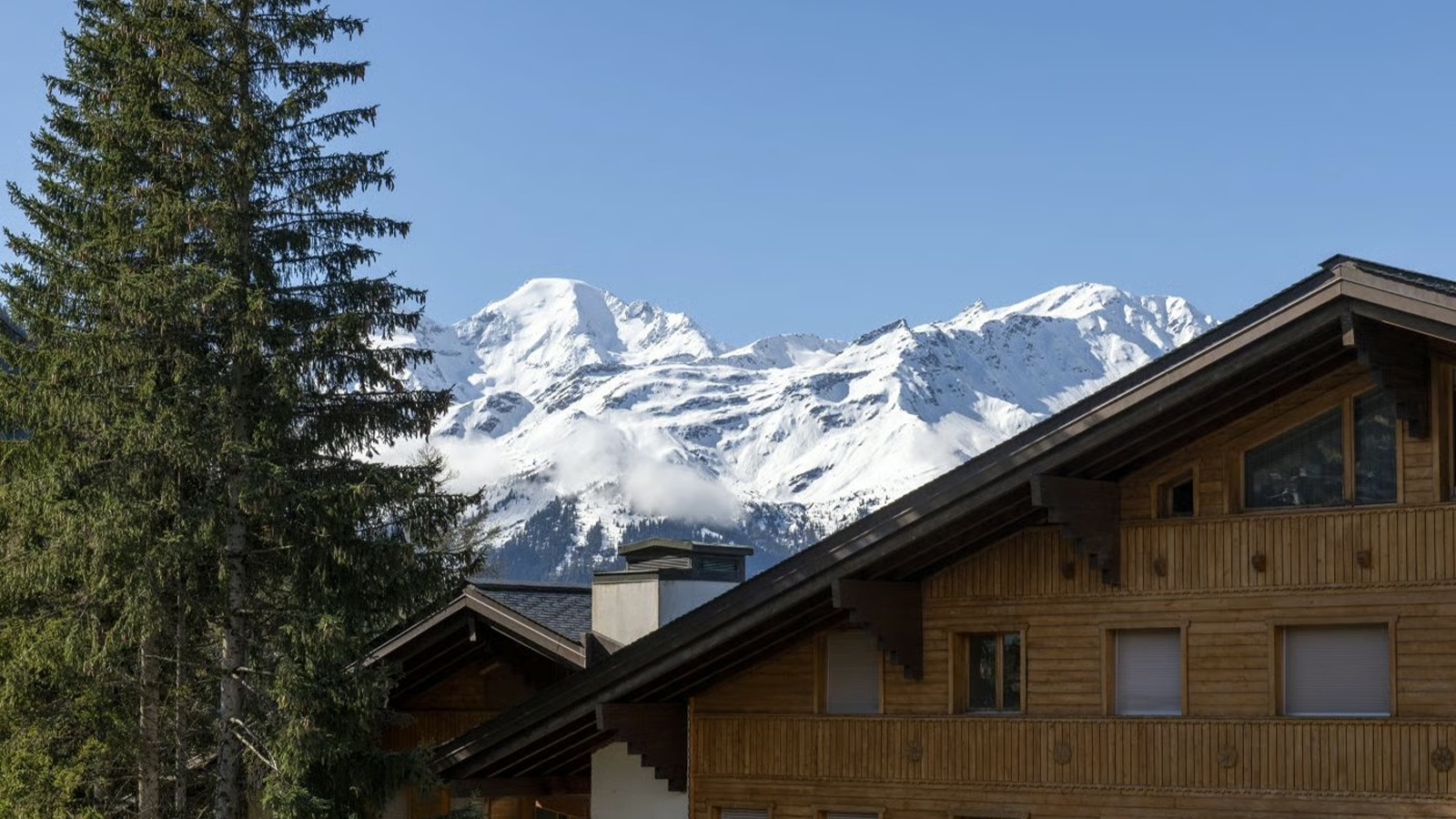 Luxury-Ski-Chalet-Verbier-Apartment-Lussy-Oxford-Ski-Exterior6.jpg