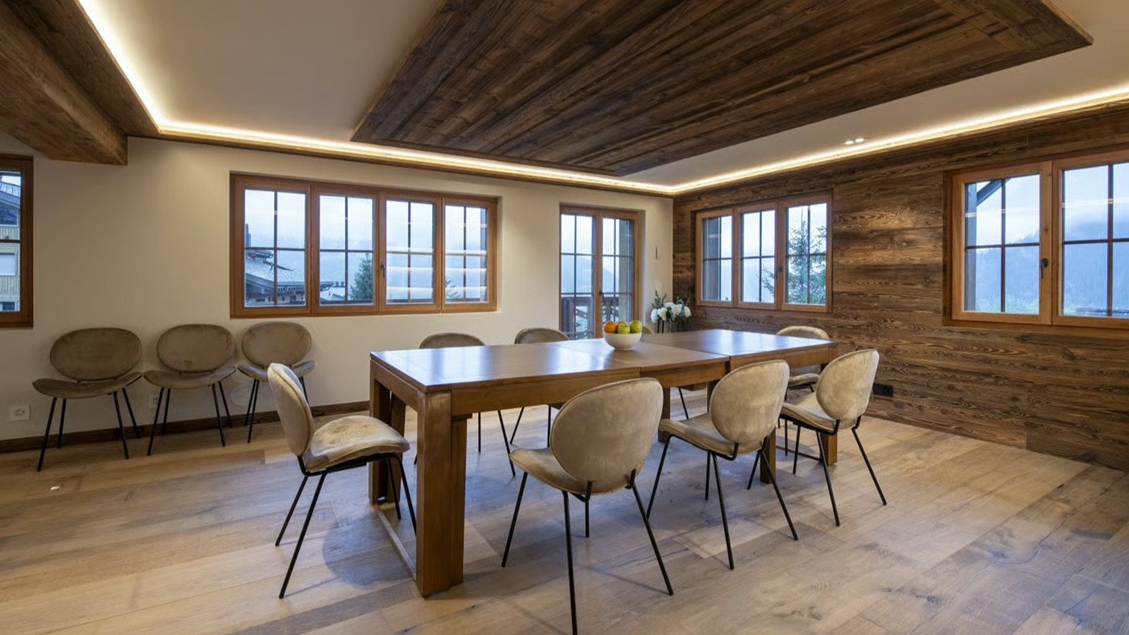 Luxury-Ski-Chalet-Verbier-Apartment-Lussy-Oxford-Ski-Dining0.jpg