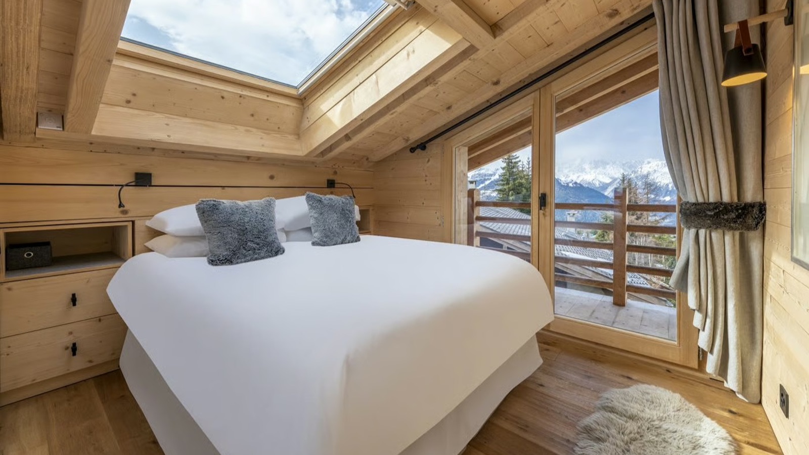Luxury-Ski-Chalet-Verbier-Chalet-Melilot-Oxford-Ski-Bedroom2.jpg